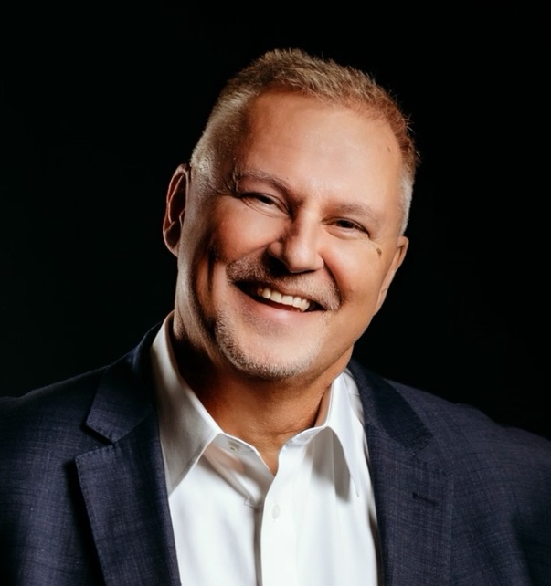 Portrait of Mike Rakes